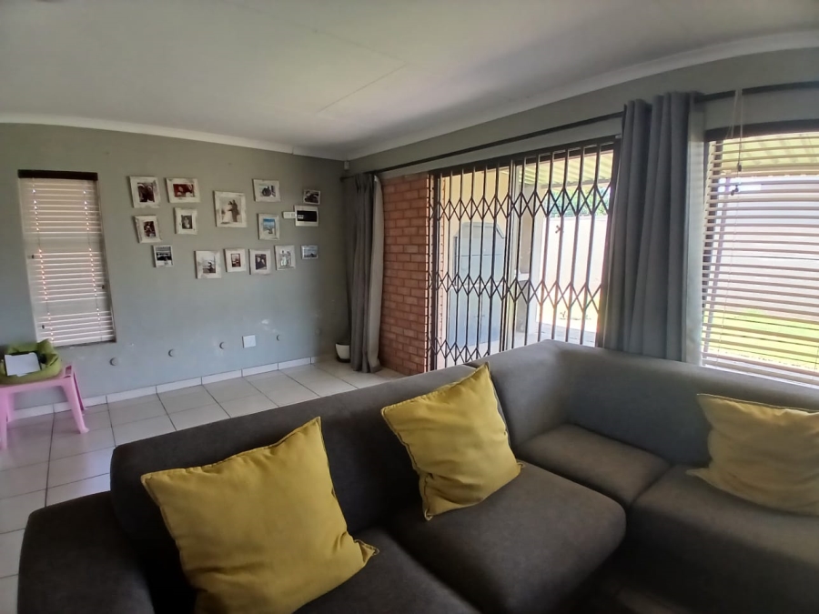 To Let 3 Bedroom Property for Rent in Bayswater Free State